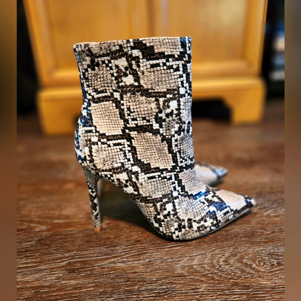 Snakeskin Patterned Women's Ankle Boots 3in heel NWT